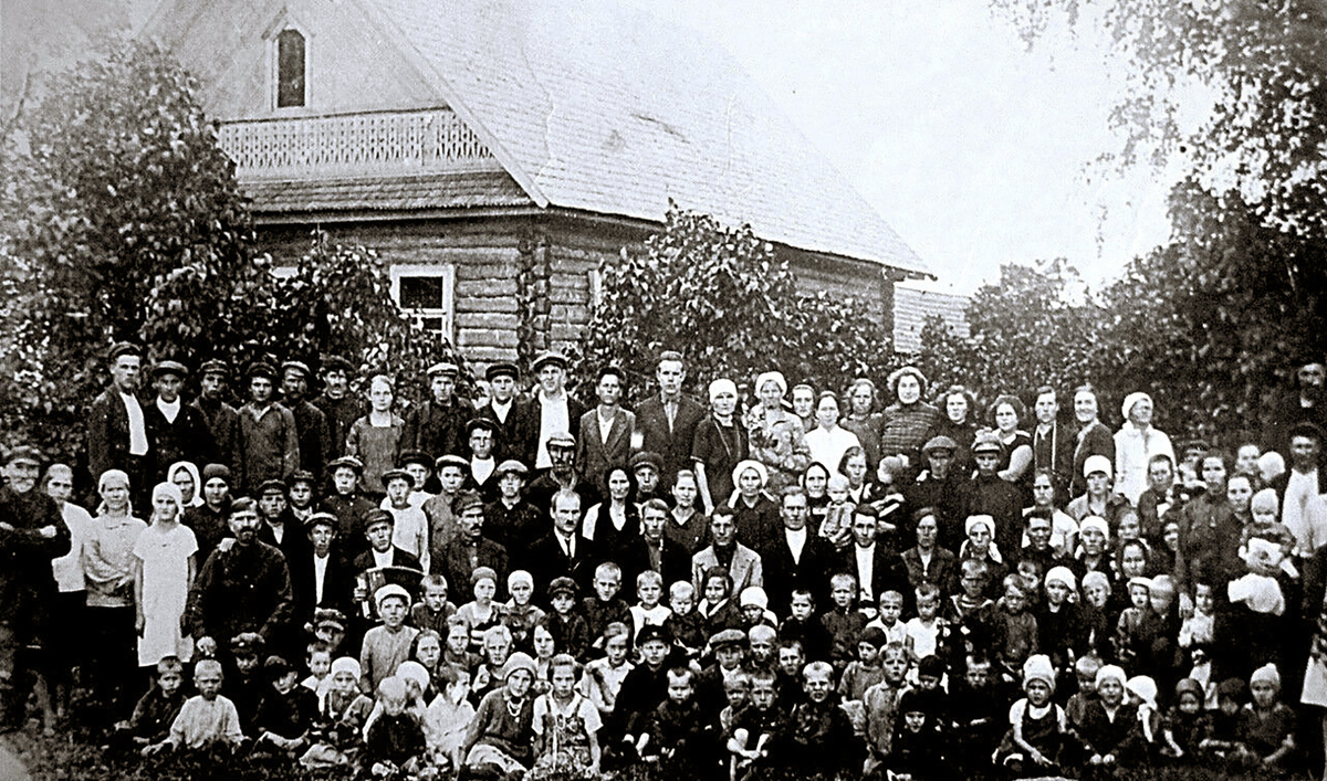 Лето 1932 года. Прискуха. Коммуна «Труженик». Локнянский район Псковской области. Фотография со страницы «Самолуково» в Контакте. 