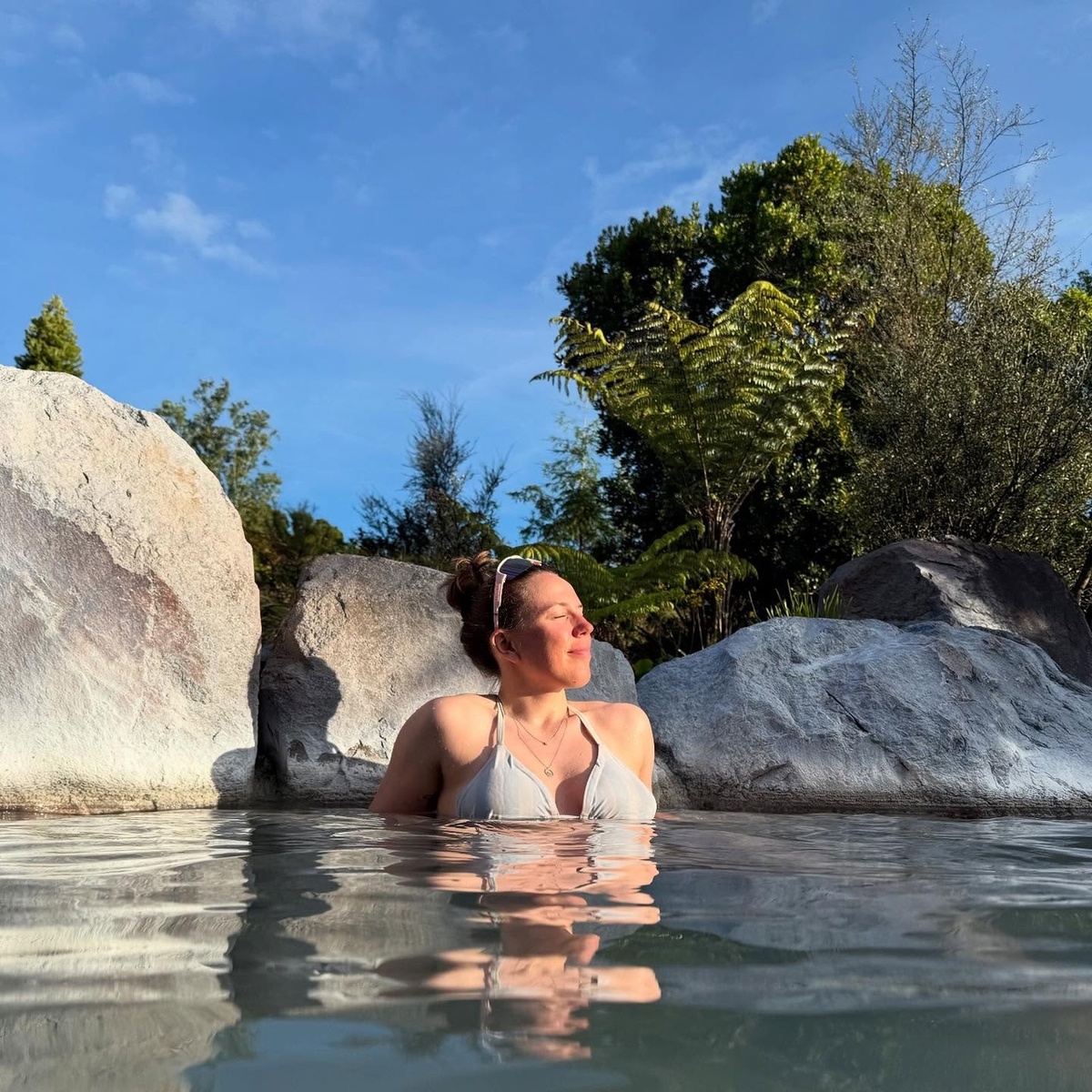 Лена Хекки-Гросс в Новой-Зеландии. Что называется — сбежала подальше от всех :)) 