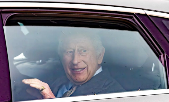 Первое появление короля после скандального интервью принца Гарри. Король Карл III в Норфолке