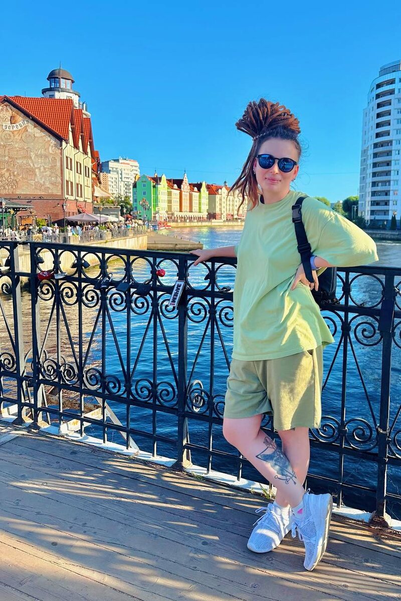 Приветствую! На связи Котовски. Здесь делюсь своими мыслями, моментами из жизни и уникальным вайбом. Надеюсь, мой контент вдохновит тебя и подарит море положительных эмоций. Добро пожаловать! Не стесняйся подписываться и заглядывать ко мне почаще ;)