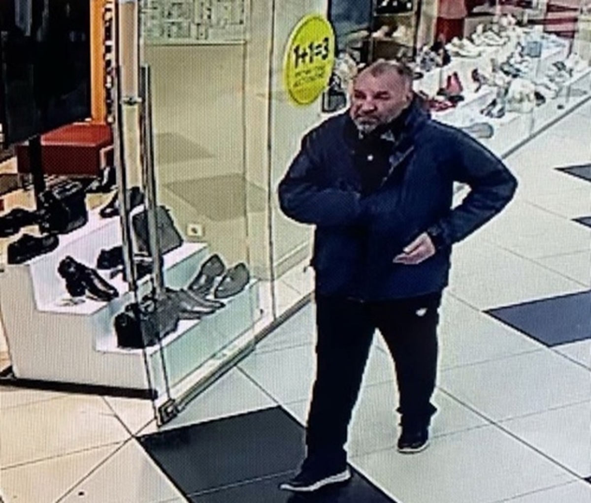 Фото: скрин записи с камер видеонаблюдения предоставлена МУ МВД России «Нижнетагильское»  📷
