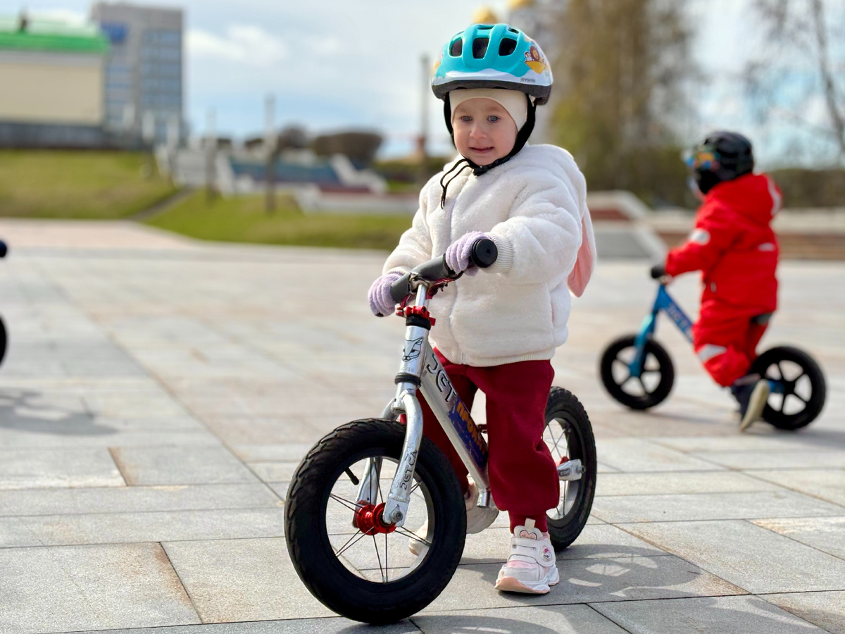 Хороший. Но дорогой