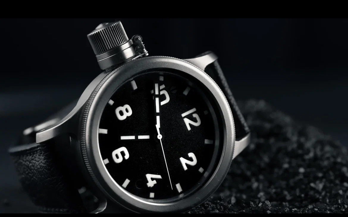 Часы из стали диаметром 46 мм