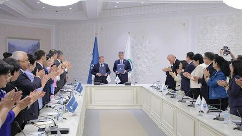 Фото с сайта parliament.gov.uz