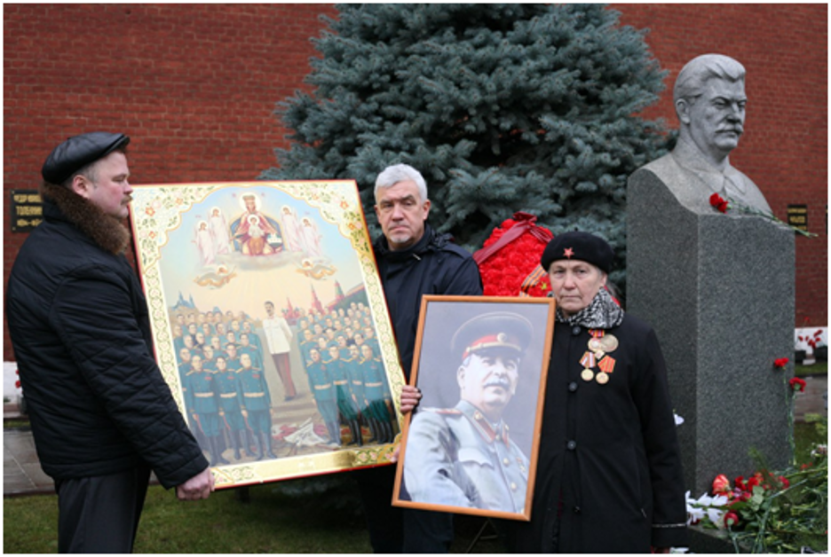 На могиле Сталина