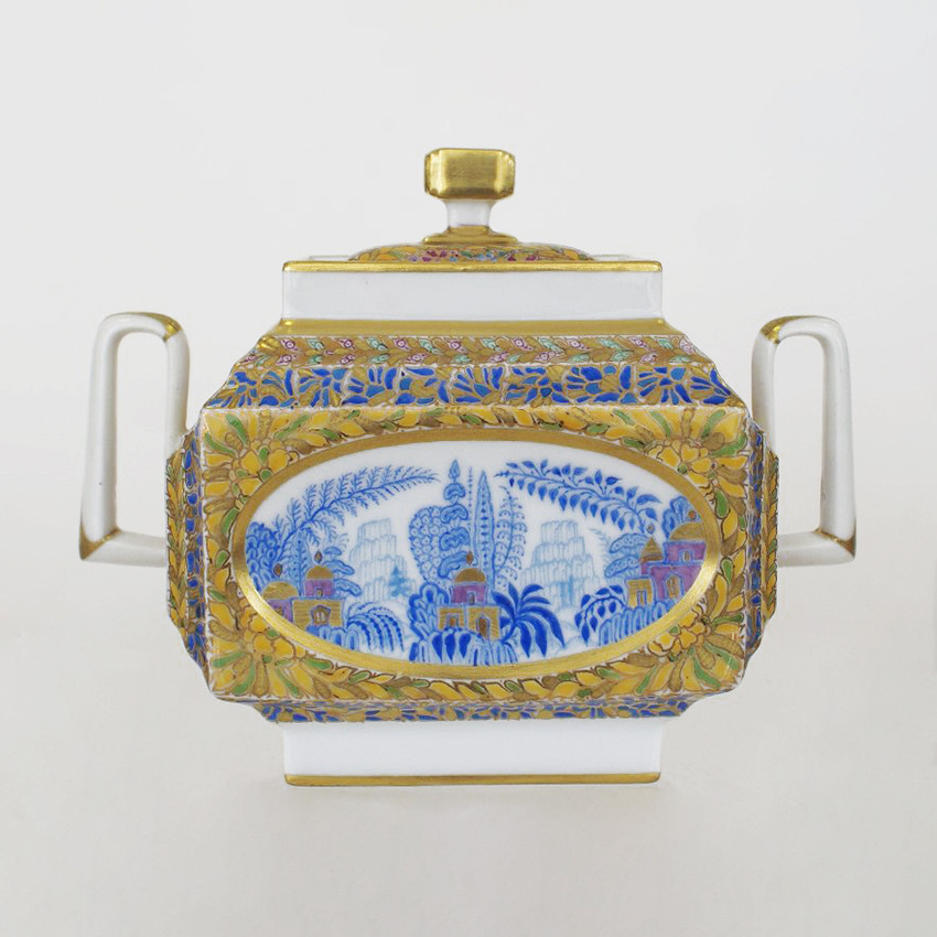 Сахарница из сервиза «Голубой вечер». 1979 год, ЛФЗ. Автор формы Нина Павловна Славина, автор росписи Алексей Викторович Воробьёвский