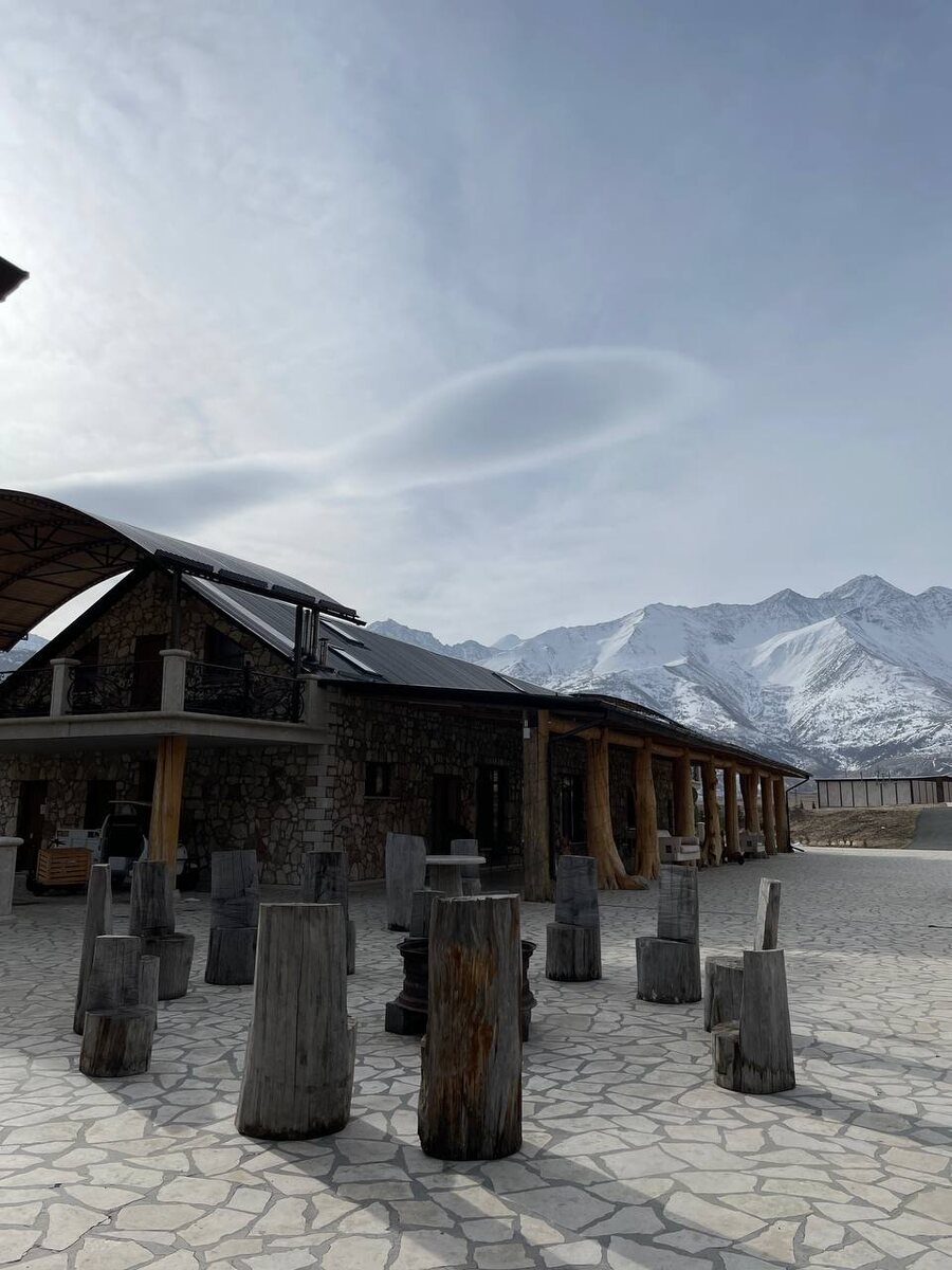 Здание ресторана и ресепшена