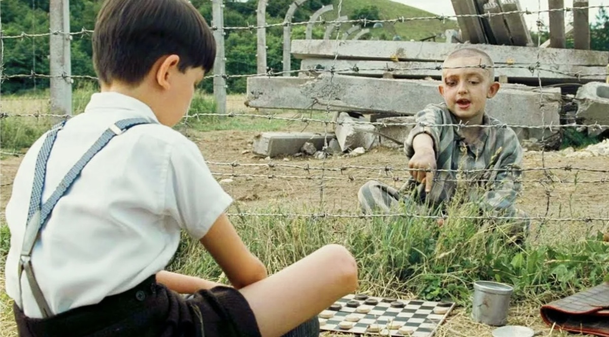 Кадр из фильма «Мальчик в полосатой пижаме»