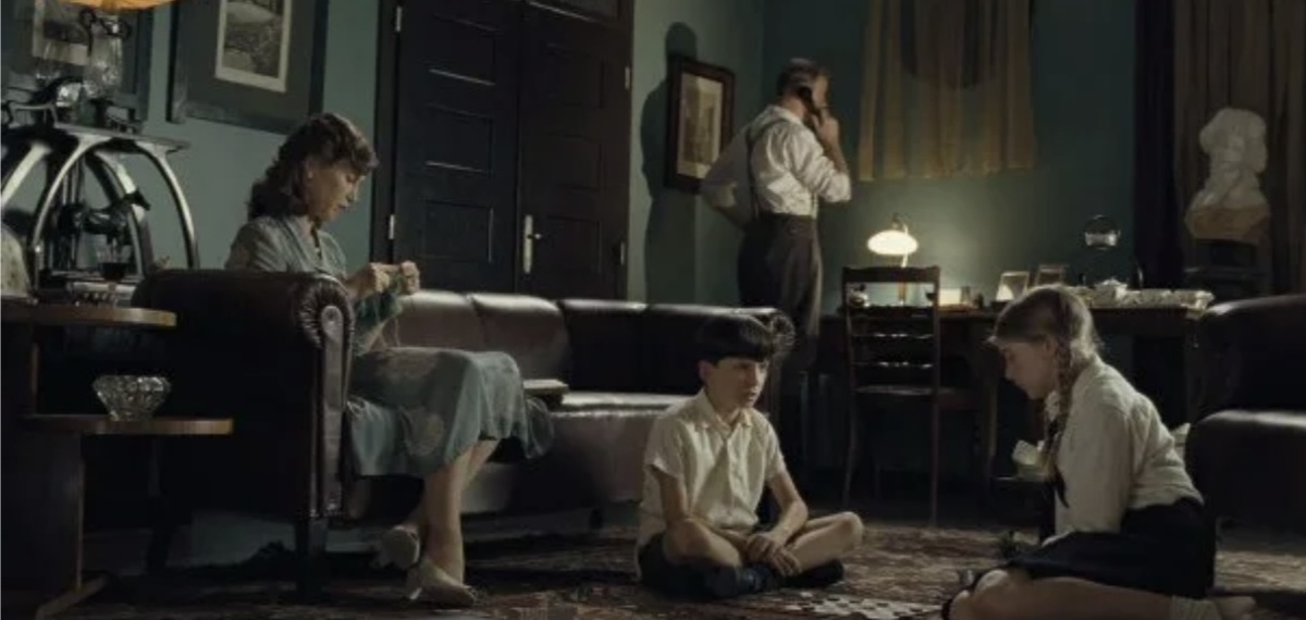 Кадр из фильма «Мальчик в полосатой пижаме»