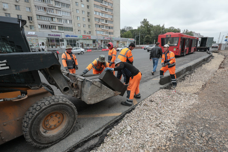    6 млрд рублей выделено на замену верхних изношенных слоев на 27 участках дорог.   
Фото: «БИЗНЕС Online»