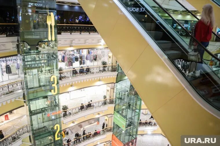 За 500 миллионов рублей продается ТЦ в Сургуте с гостиницей и рестораном (архивное фото). Фото: Илья Московец © URA.RU