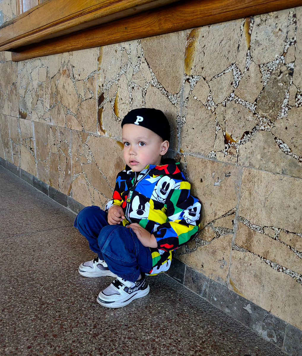 Автостанция "Восточная" в Симферополе. Ждет, пока я куплю билеты домой. Еще до болезни