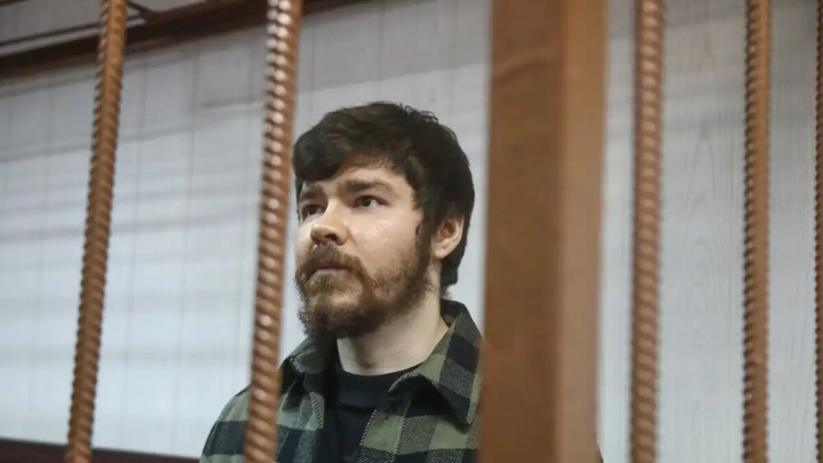    Блогер Аяз Шабутдинов.