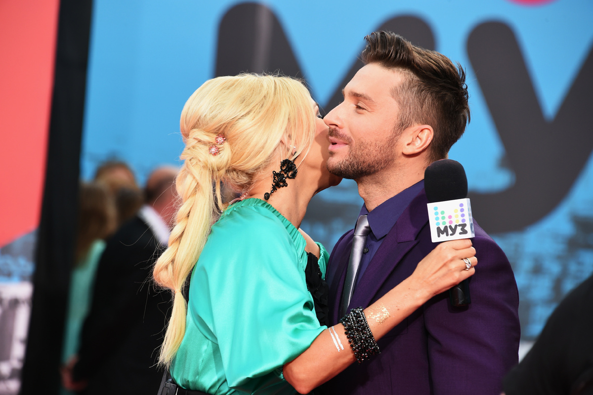 Сергей Лазарев и Лера Кудрявцева. Фото: Anatoly Lomokhov / Global Look Press