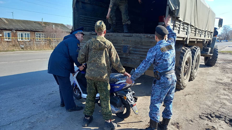 Конфискованный у нижегородца мопед отправляют на СВО.📷Фото: ГУ ФССП России по Нижегородской области