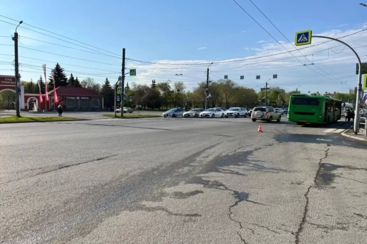    В Челябинске автобус сбил двух женщин на пешеходном переходе