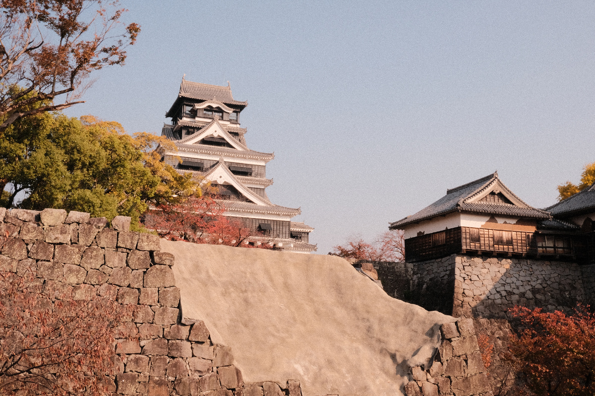 Замок в Кумамото, Япония.