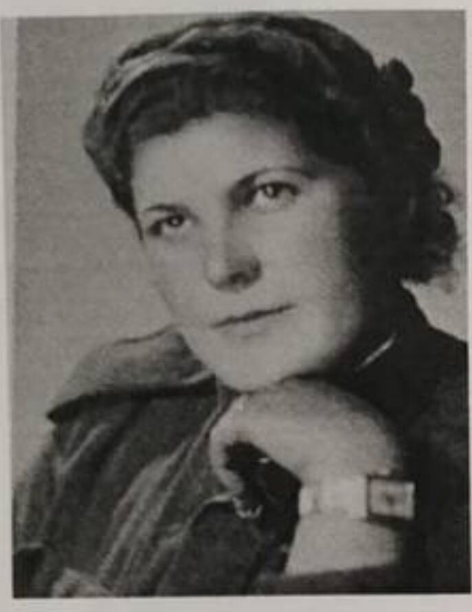 Пробабушка Ани тогда...