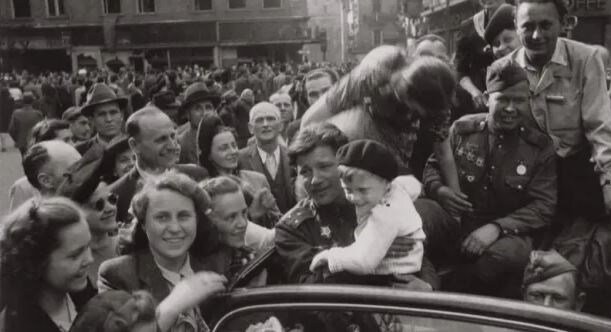 Прага. Май 1945 г. Фото Анатолий Егоров