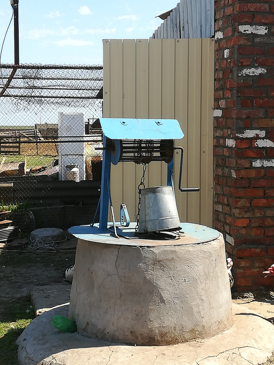 Вот такой примерно колодец, только раза в два больше. Это фото с кошары нашего друга.