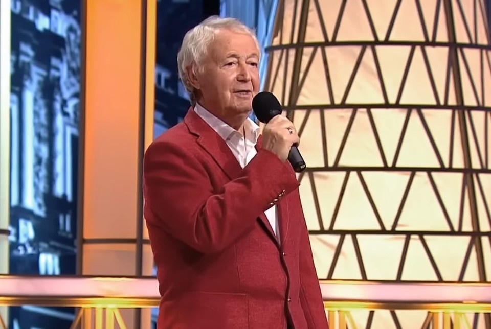    Лион Измайлов на сцене концерта "Измайловский парк".