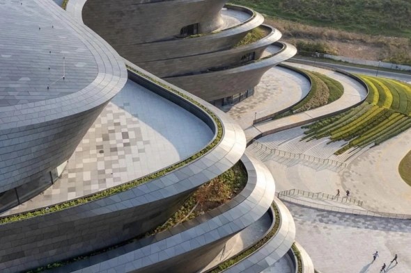    Фото: @zahahadidarchitects / Instagram (входит в корпорацию Meta, признана экстремистской и запрещена в России) admin