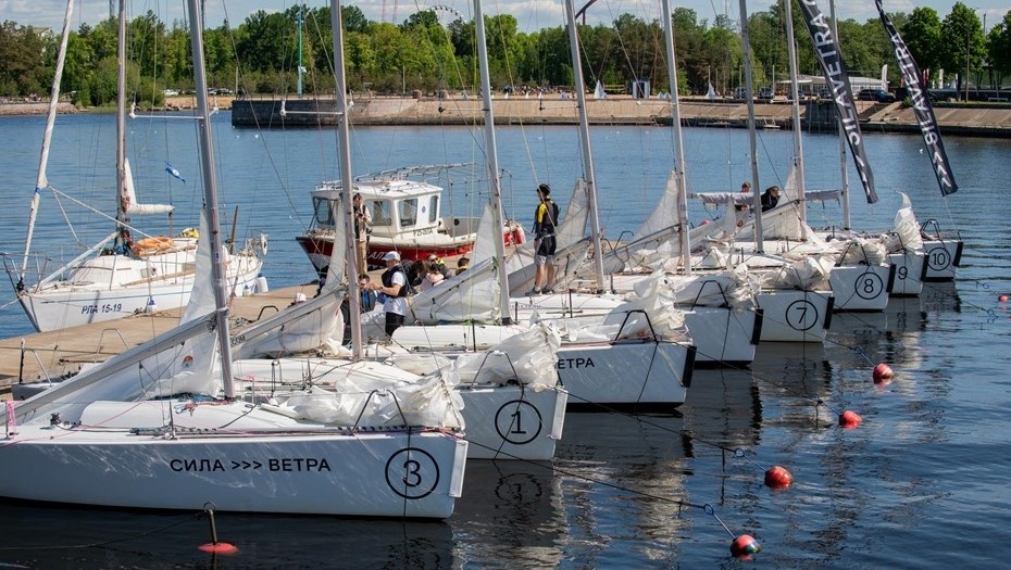    День открытия навигации в яхт-клубе на Петровской косе. Автор фото: Ермохин Сергей