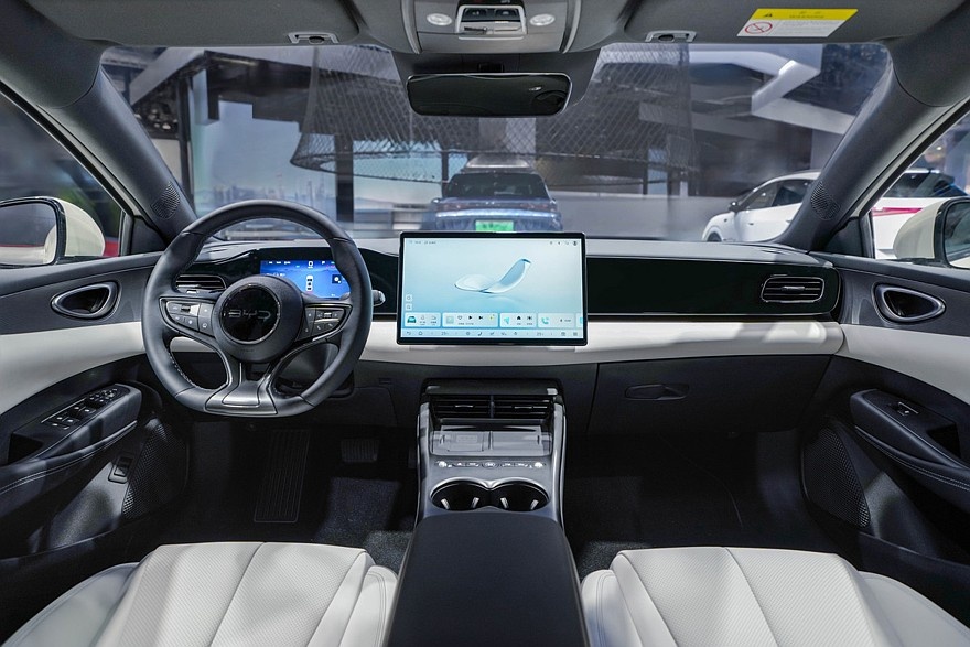    Электрический седан BYD Seal 06 EV