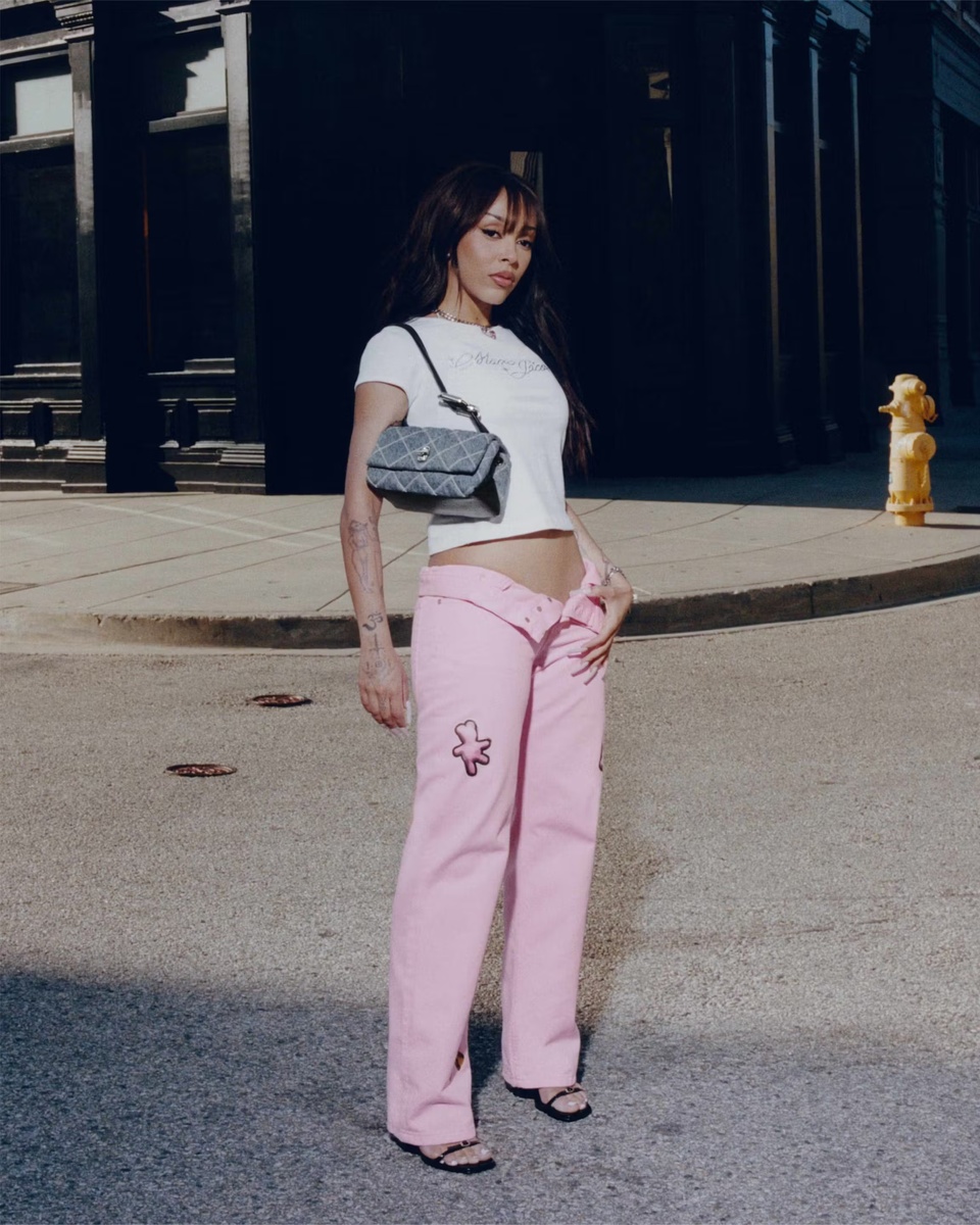    Doja Cat стала лицом летней кампании Marc Jacobs (фото 3)