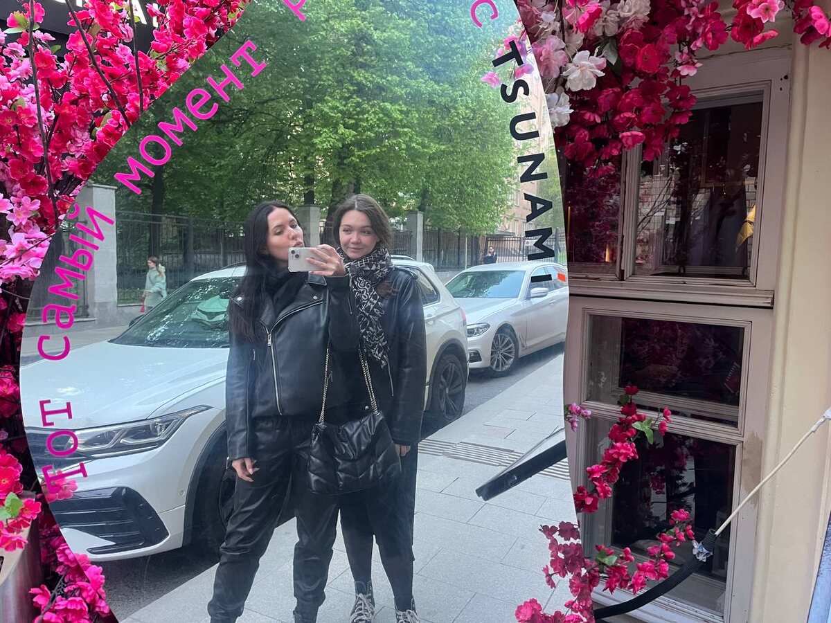 фоточка в зеркало у входа