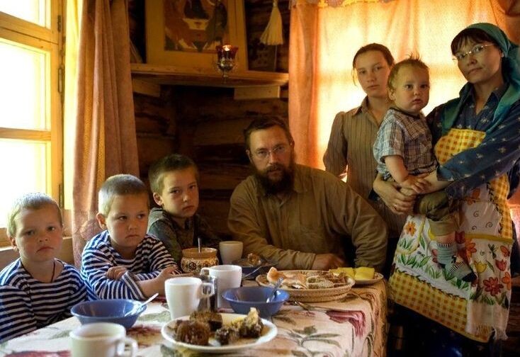 Герман Стерлигов c женой и детьми.