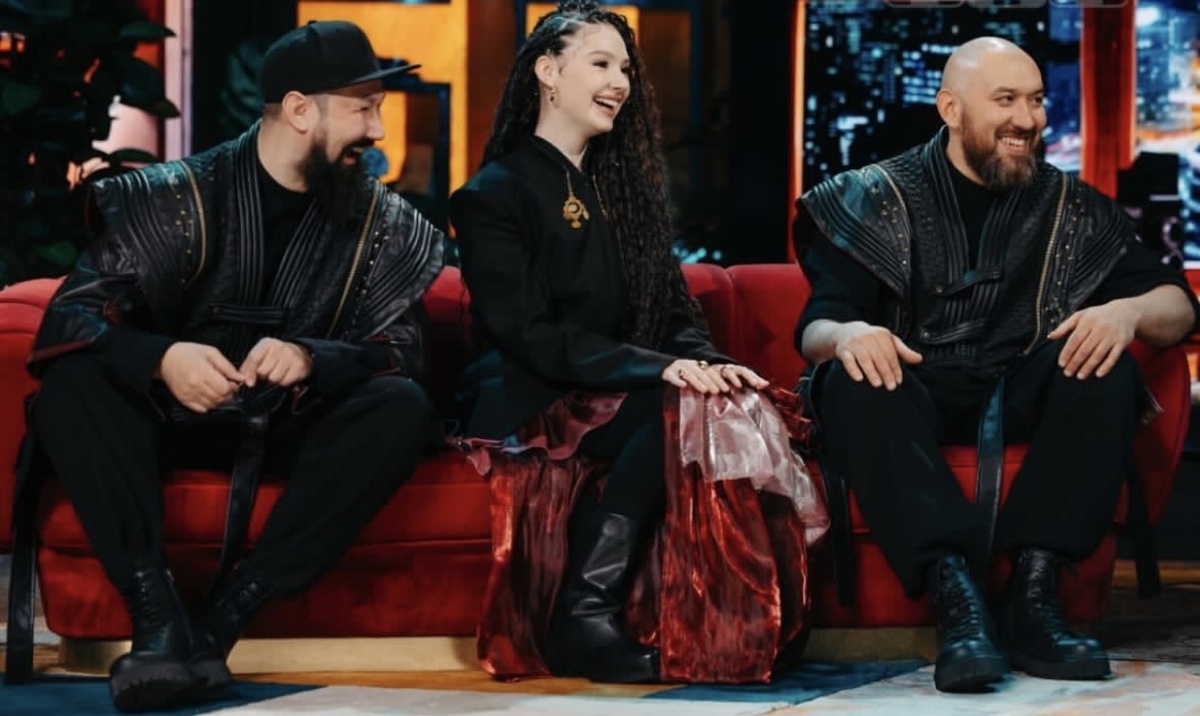 Группа AY YOLA