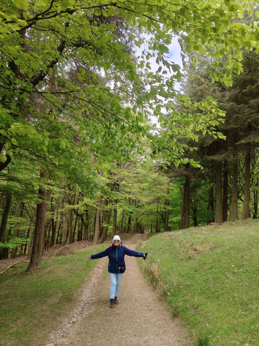Обнимаем вас всех, с уважением лес и я))