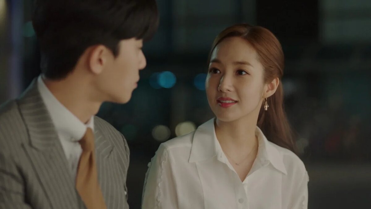 Кадр из дорамы «Что случилось с секретарем Ким?»