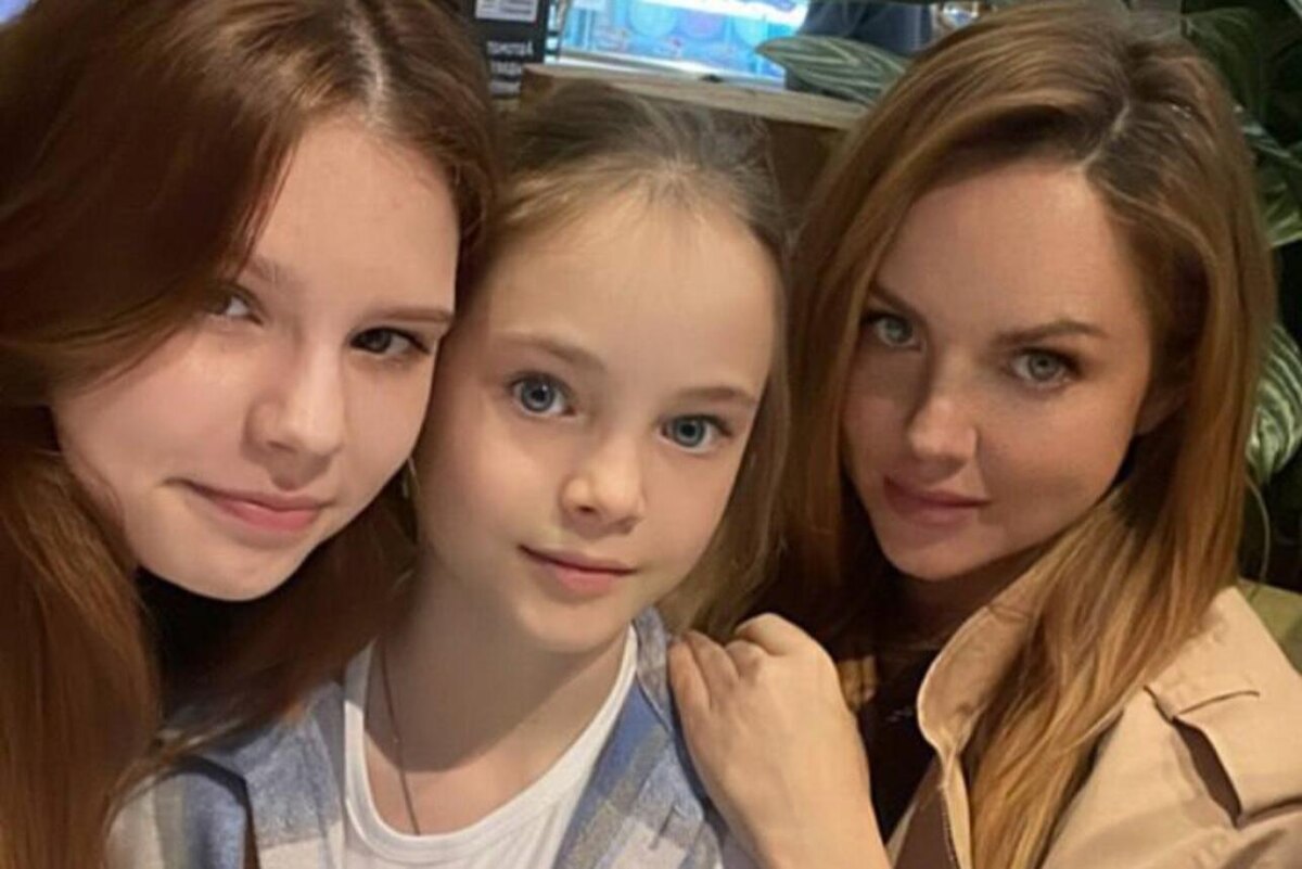    Певица МакSим с дочками Социальные сети