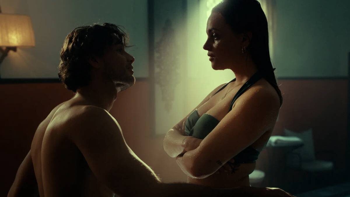    Фото: Все оттенки красного, 2025 год