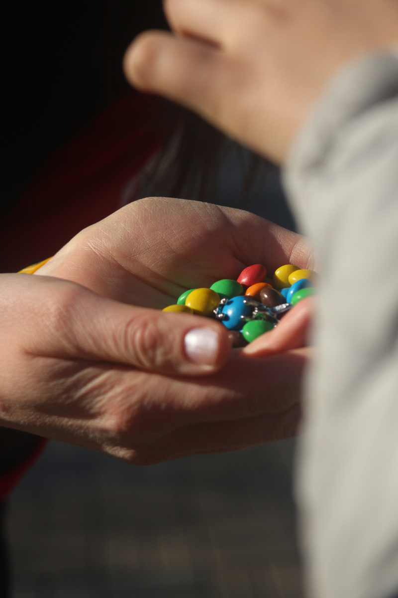 Принимайте угощения не от всех