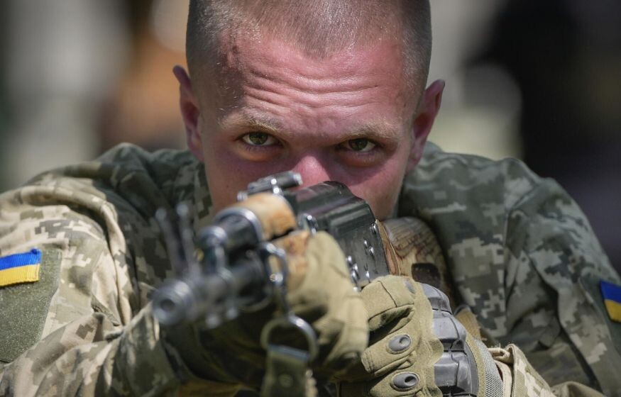    Фашисты расстреливают русских. Путин не случайно сказал о преемнике. Китай ищет выгоду: главное к 21:00