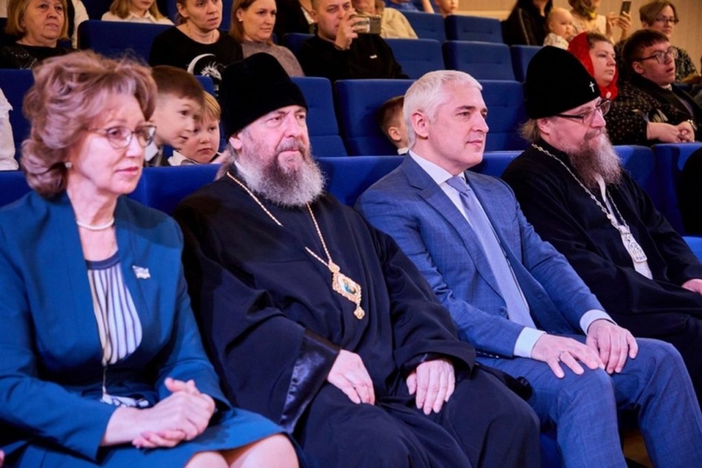 На юбилей пригласили почетных гостей, среди которых был глава Ноябрьска Алексей Романов.