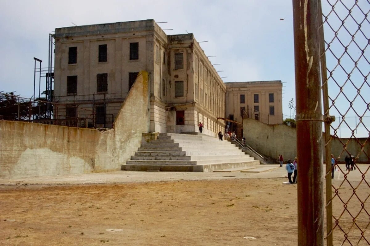    Историк Мартини: здание тюрьмы Алькатрас невозможно отремонтировать