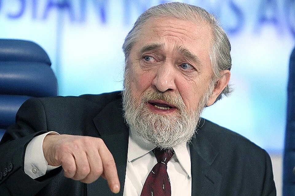 Виктор Надеин-Раевский, директор Института политических и социальных исследований Черноморско-Каспийского региона им В.Б. Арцруни, старший научный сотрудник ИМЭМО им Е.М. Примакова РАН, кандидат философских наук