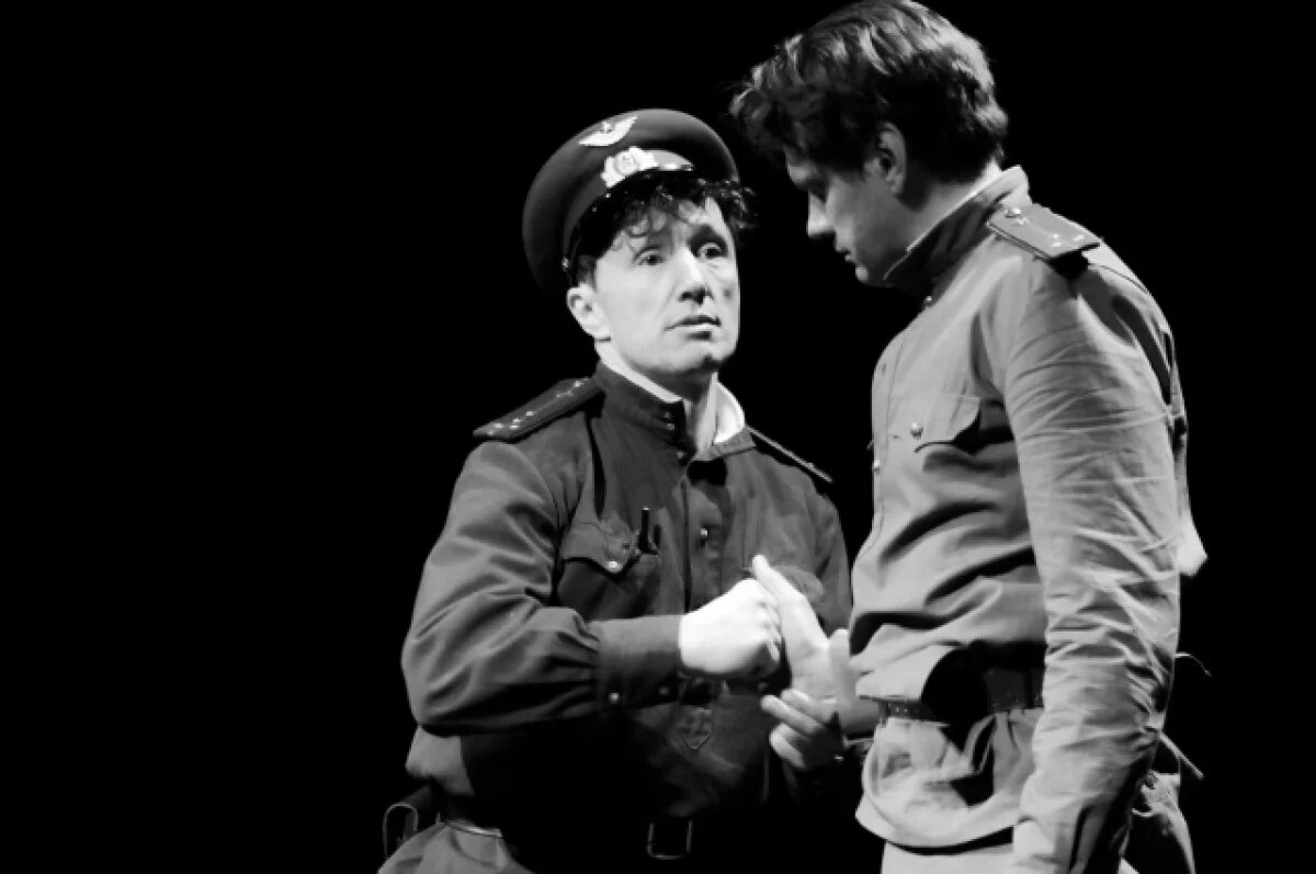    «В бой идут одни старики».