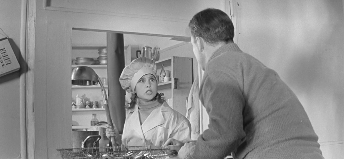 Кадр из кинофильма "Девчата", 1961 г., режиссер Юрий Чулюкин, сценарист Борис Бедный, композитор Александра Пахмутова (скриншот)