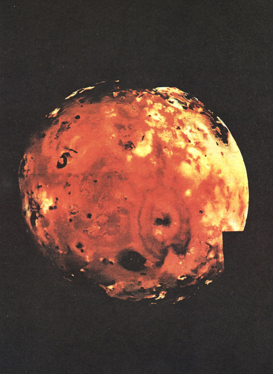 Мозаичный снимок Ио, сделанный аппаратом Вояджер