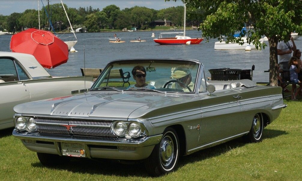 Oldsmobile Jetfire 1962 – «Турбо-ракета», пролетавшая очень недолго. Фото с сайта Pinterest