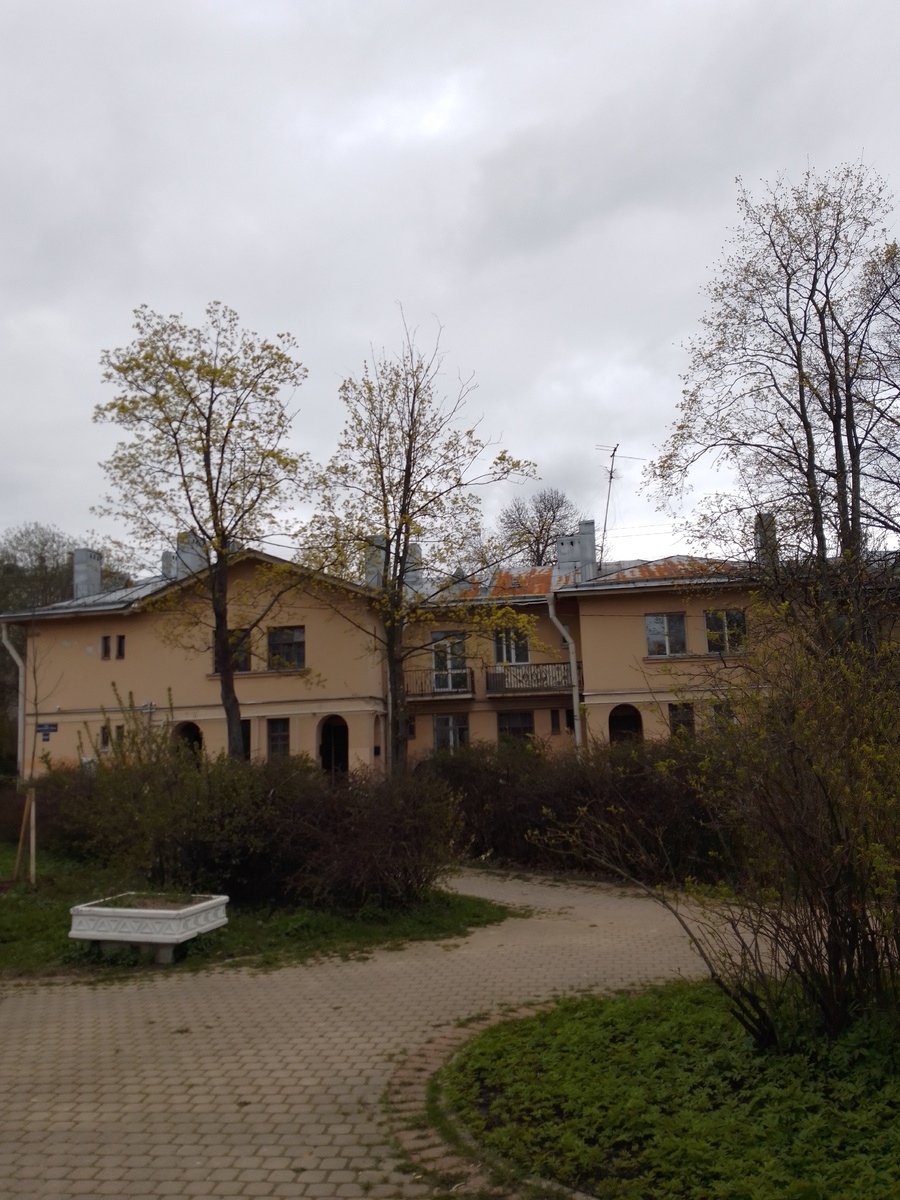 Не сновисте эти маленькие домики