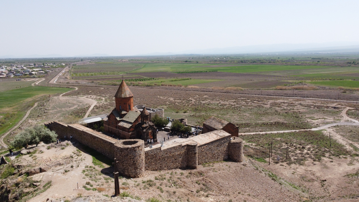 Монастырь Хор Вирап — отличный вариант, что посмотреть в Армении в первую очередь