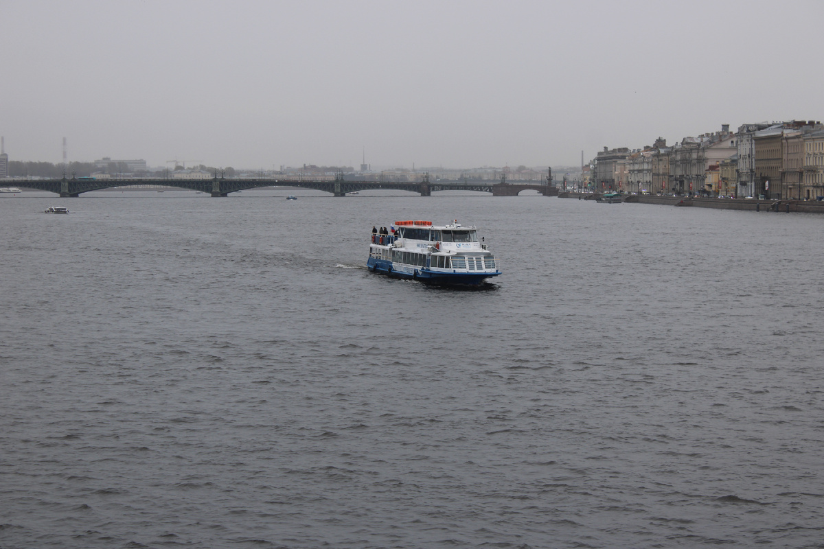 Водные экскурсии в Санкт-Петербурге. Фото автора