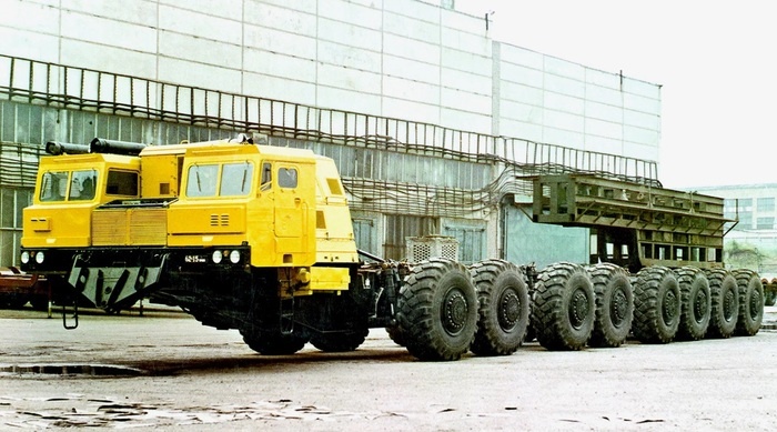 Длина МАЗ-7907 составляет почти 30 метров/ Фото: auto.ru