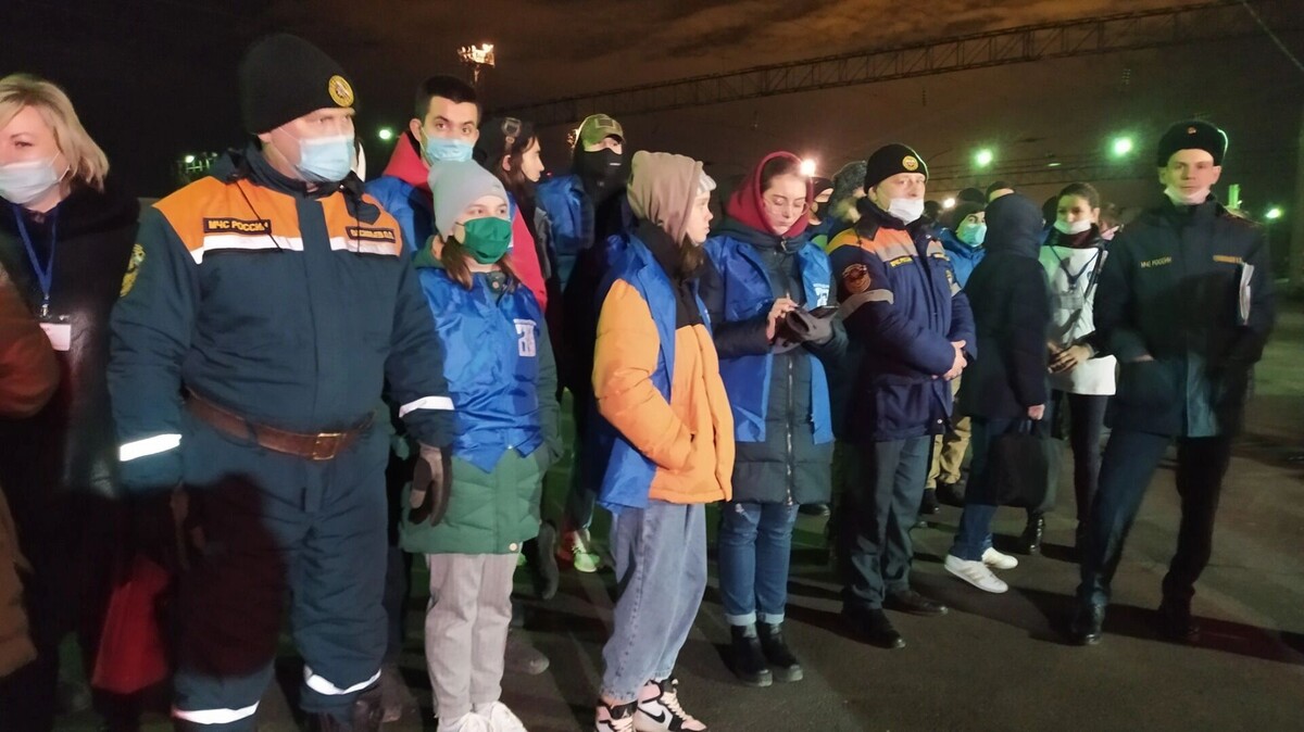 Власти Глушково сначала сообщили об эвакуции поселка в связи с «усложнившейся обстановкой», а затем заверили, что «ситуация в поселке контролируемая». Источник: 1MI